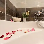 Luxury With Garden Jacuzzi And Wellness Apartman *