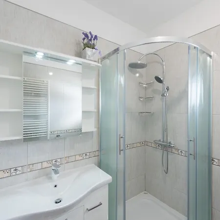 With 3 Bedrooms&jacuzzi On Rooftop