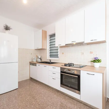 With 3 Bedrooms&jacuzzi On Rooftop Trogir