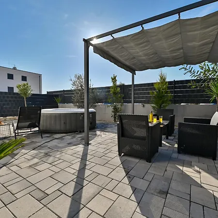 Appartement With 3 Bedrooms&jacuzzi On Rooftop *