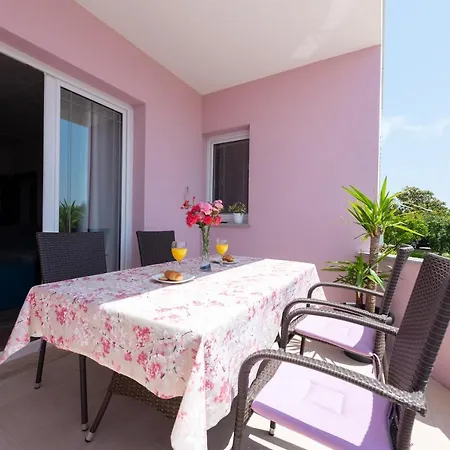 Luxury With Garden Jacuzzi And Wellness Lejlighed *