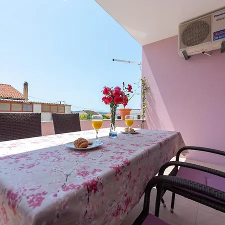 Luxury With Garden Jacuzzi And Wellness Apartment Trogir
