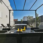 Luxury With Garden Jacuzzi And Wellness アパート