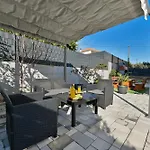 Luxury With Garden Jacuzzi And Wellness