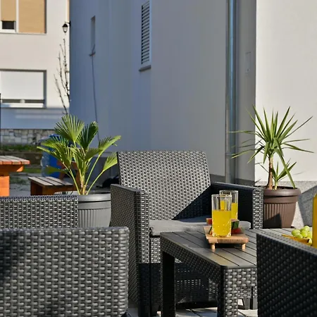 アパート Luxury With Garden Jacuzzi And Wellness トロギール