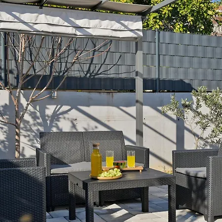 Apartment Luxury With Garden Jacuzzi And Wellness
